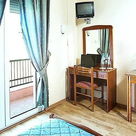 Hotel Keletron - Bike Friendly 2*