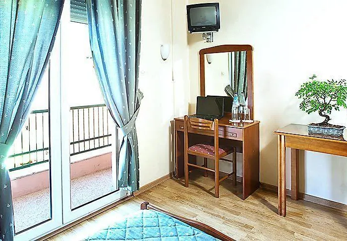 Hotell Keletron - Bike Friendly 2*